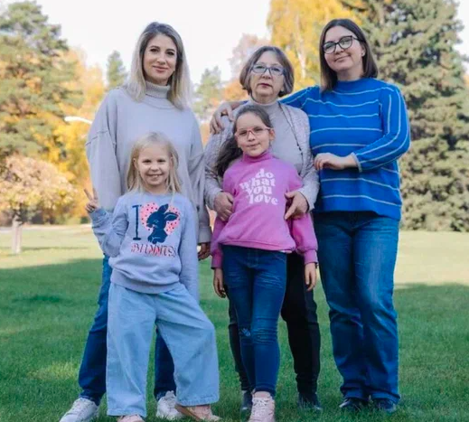 Фото Новосибирцы поделились трогательными фото с мамами, бабушками и дочерьми к 8 Марта 3